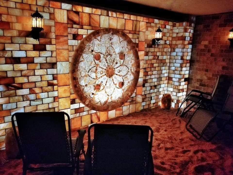 Black Tai Salt Co. Himalayan Salt Room 4' x  4' Surface Area - 16 Sq feet - 8"x8"x2"