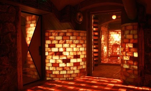 Black Tai Salt Co. Himalayan Salt Room 4' x  4' Surface Area - 16 Sq feet - 8"x8"x2"